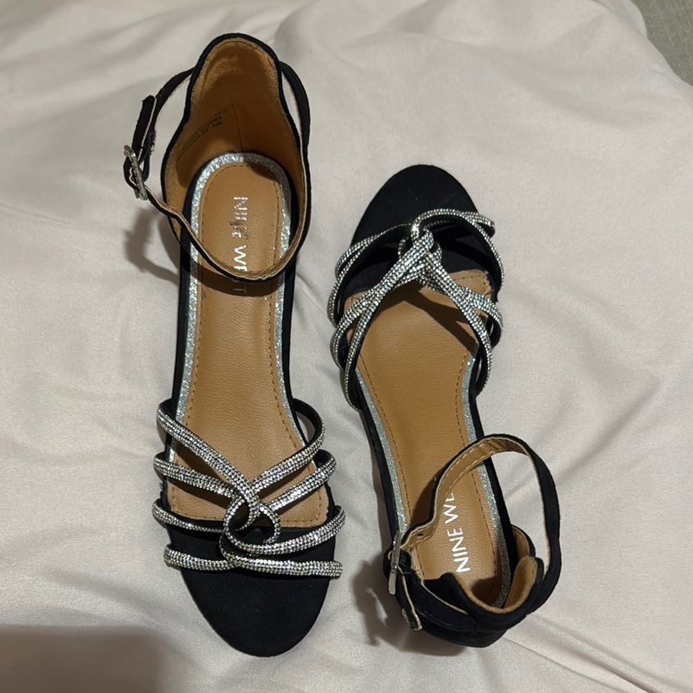 Nine West Elegant Black and Silver Dress Shoes